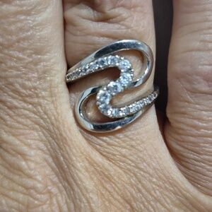 VINTAGE STERLING SILVER SWIRLY RING